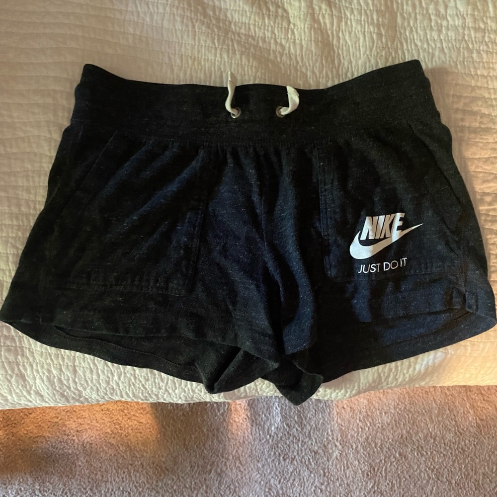 Nike Shorts Soft 🩶